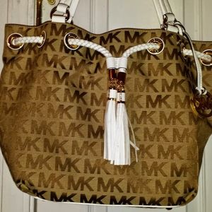 Meet your Posher, Marva